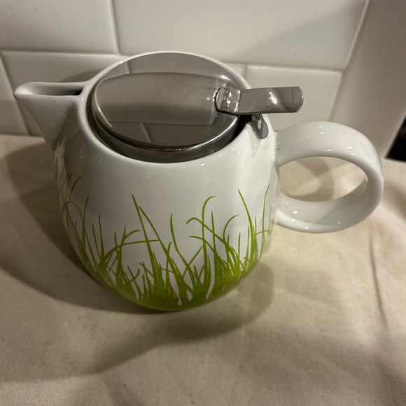 Tea Forte PUGG Ceramic Teapot - Spring Grass - Picture 6 of 6